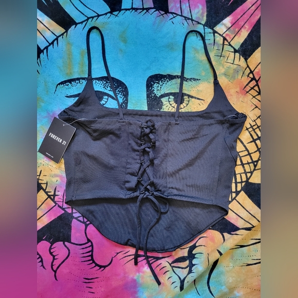 NWT Forever 21 - Sleek Black Crop Top with Spaghetti Straps - Picture 4 of 8